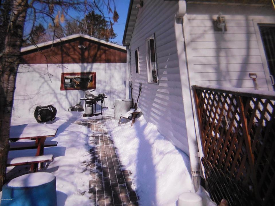 2nd image of 204 3rd St NE