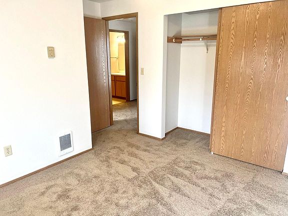 5th image of 10405 McKinley Ave E #089cd5035