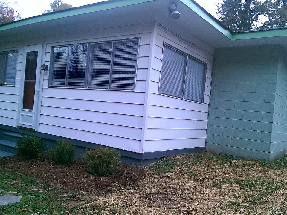 2nd image of 2316 Charles St