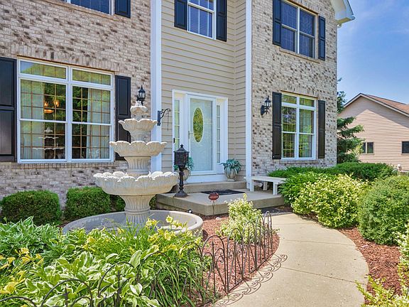 2nd image of 1350 Winslow Cir