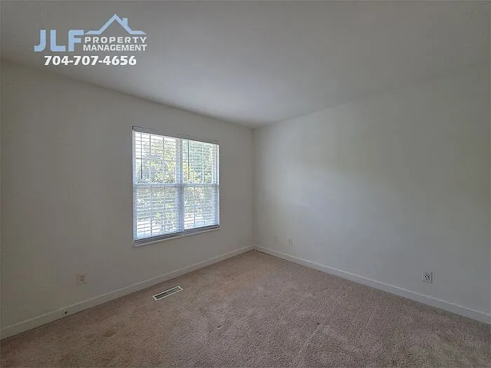 1525 Briar Creek Rd #B — Photo 12