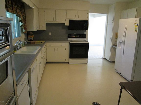 3rd image of 971 Capital Ave SW