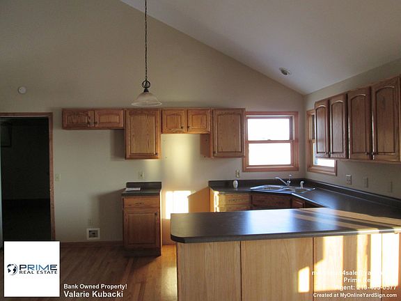 3rd image of 6879 Fox Tail Ave