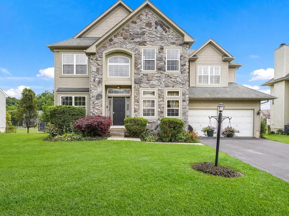 1840 Mayflower Dr, Quakertown, PA 18951