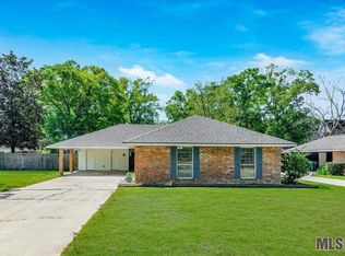 924 Myra Ave, Denham Springs, LA 70726