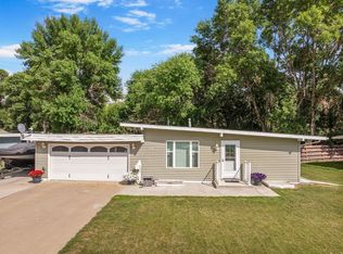 133 28th St SW, Minot, ND 58701