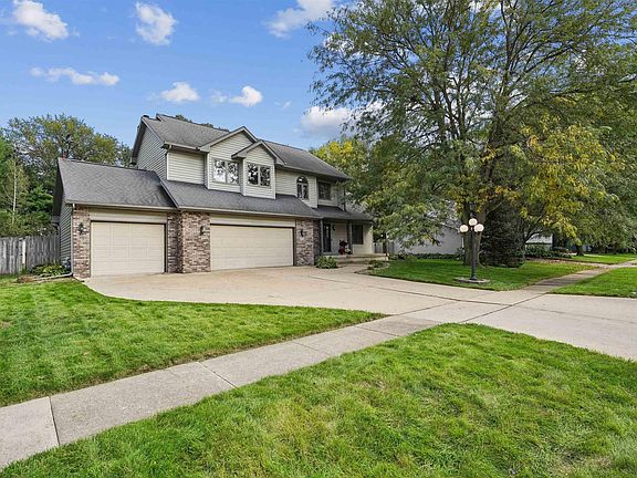 3rd image of 1003 Lakeview Dr
