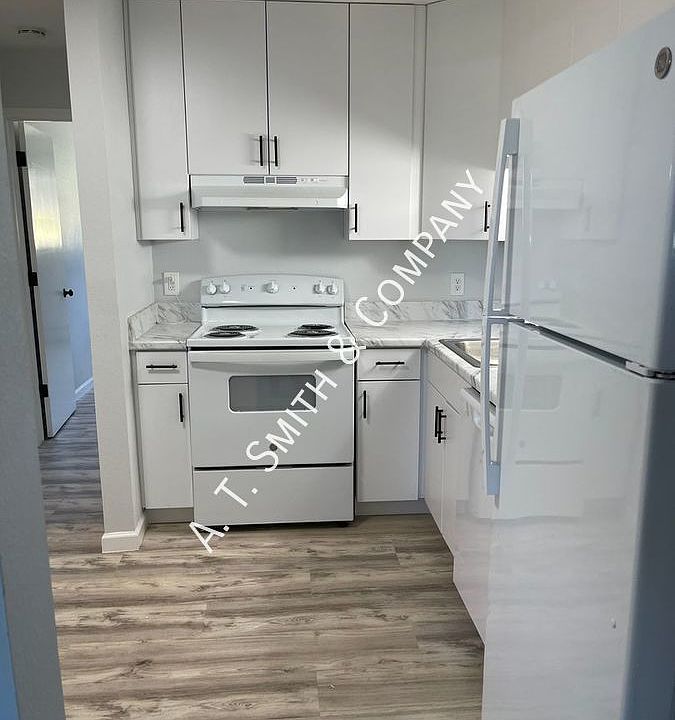 1st image of 212 S Balsam St #102