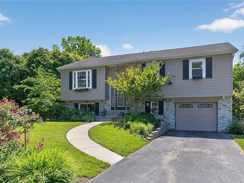 1st image of 1052 Debbie Ln