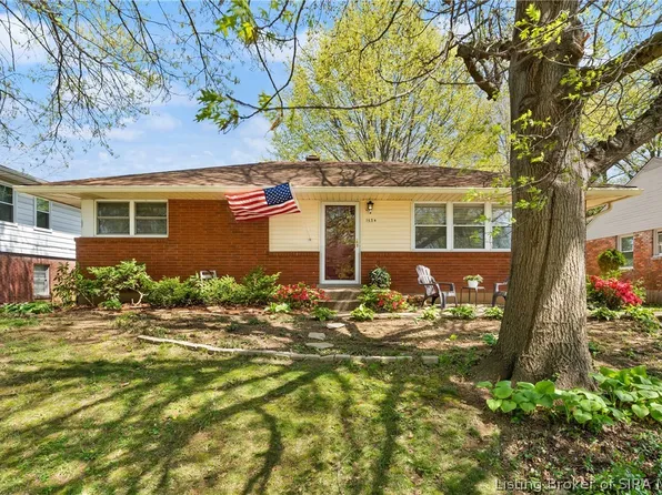 1534 Briarwood Drive, Clarksville, IN 47129