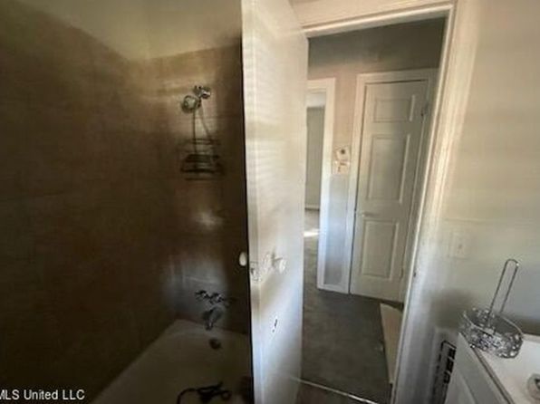 221 Sykes Rd, Jackson, MS 39212