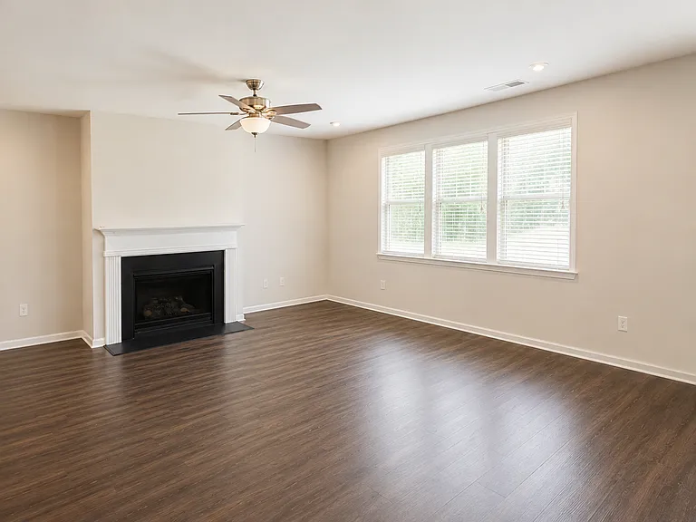 3247 Hidden Valley Cir — Photo 4