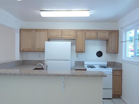 4th image of 4009 Sequoia St APT 5