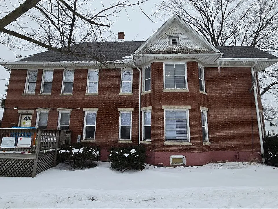 202 E Barker Ave #1