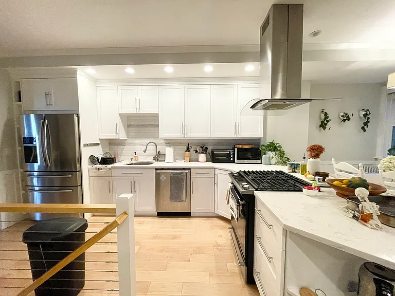 108 Buttonwood St #1L — Photo 5