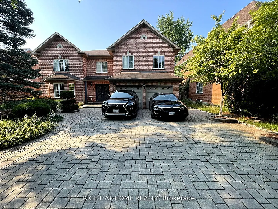 974 Creebridge Cres #LOWER