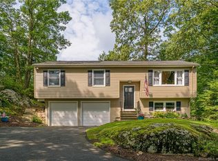 3 Spruce Mountain Trl, Danbury, CT 06810