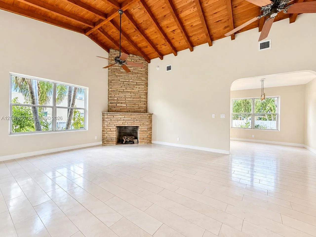 2 bed, 2.5 bath, 1755 sqft, $3,200 — Photo 3
