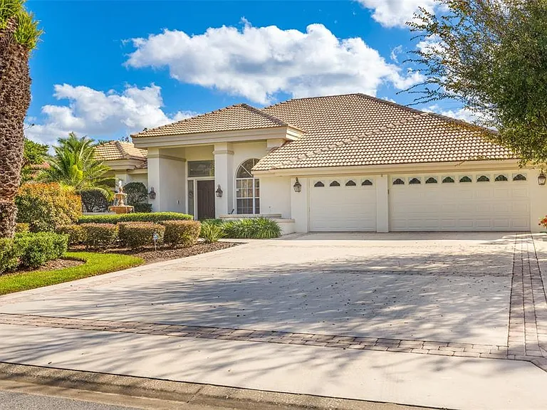30312 Laurelwood Ln — Photo 1