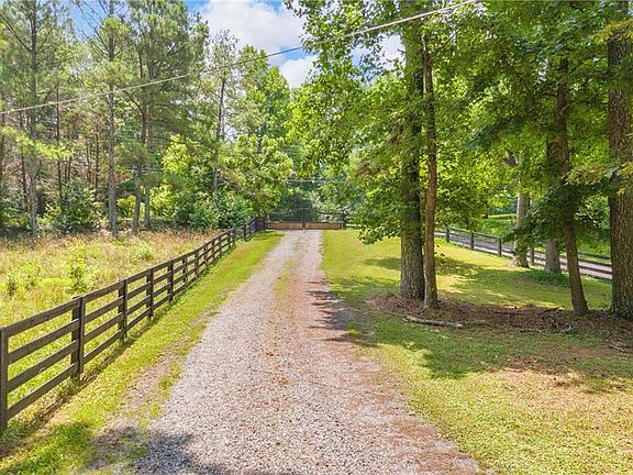 4th image of 2865 Hightower Rd