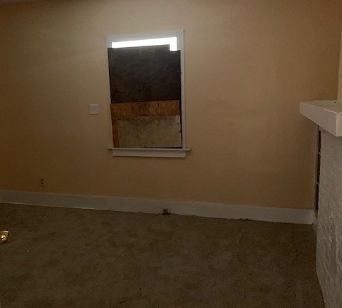 2nd image of 953 E Trigg Ave