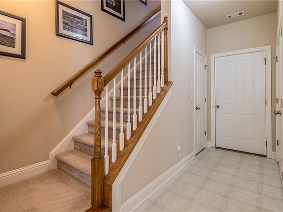 5th image of 4871 Carre Way