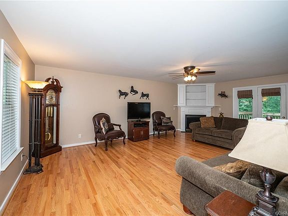 5th image of 3212 Sherwood Bluff Ter