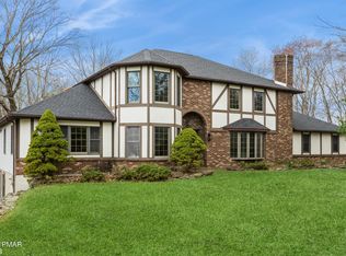 24 Pleasant Ridge Rd, East Stroudsburg, PA 18302