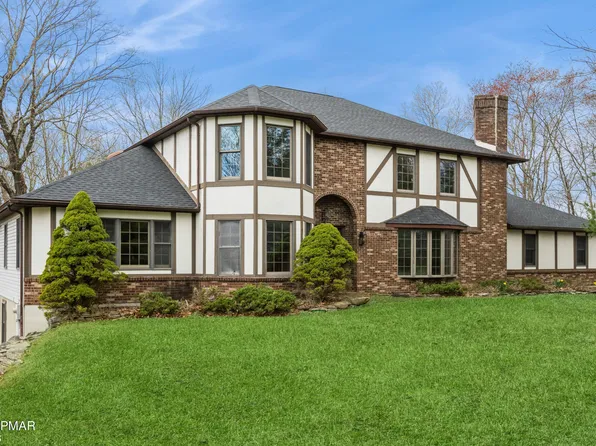 24 Pleasant Ridge Rd, East Stroudsburg, PA 18302