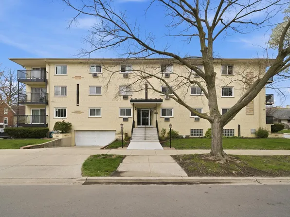 403 N Marion St APT 3D, Oak Park, IL 60302