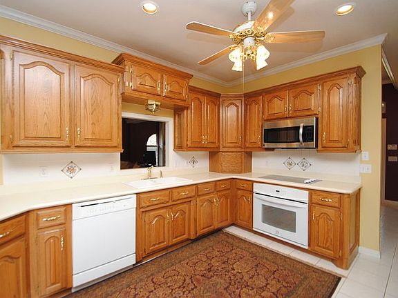 5th image of 3109 SW 105th St