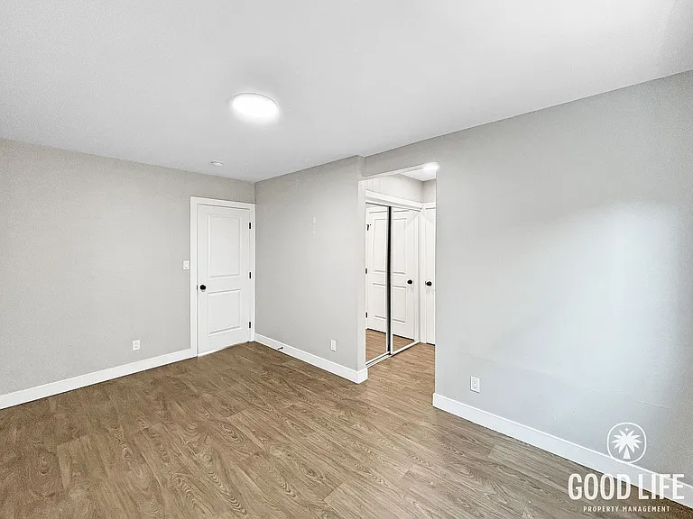 49th St (Units 1-8) — Photo 9