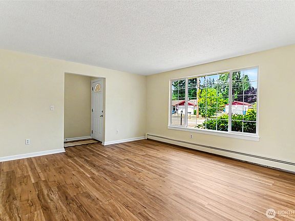 2nd image of 4415 24th Avenue SE