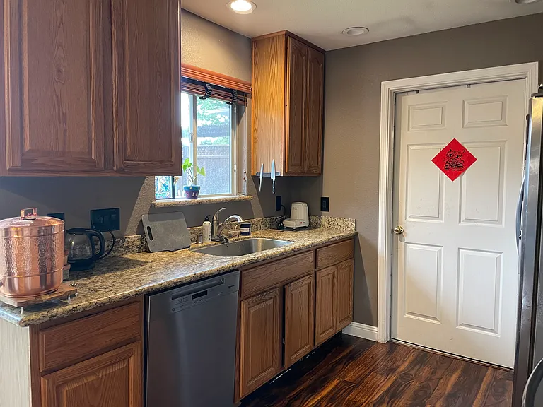 38160 Hastings Ct — Photo 4