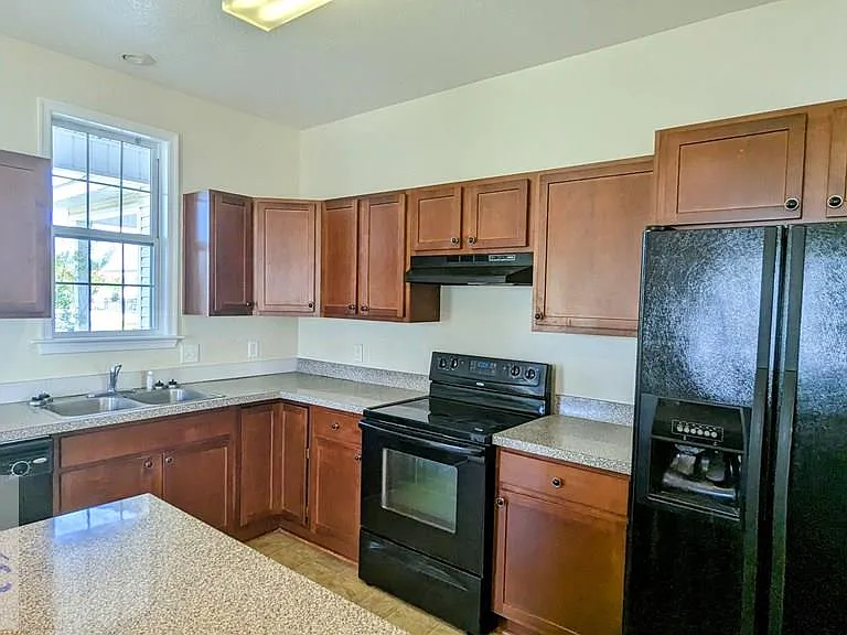 409 Valdez Ct — Photo 5
