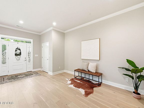 5th image of 1853 Calgary Falls Ln