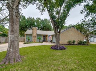 7202 Willow Bridge Cir, Houston, TX 77095