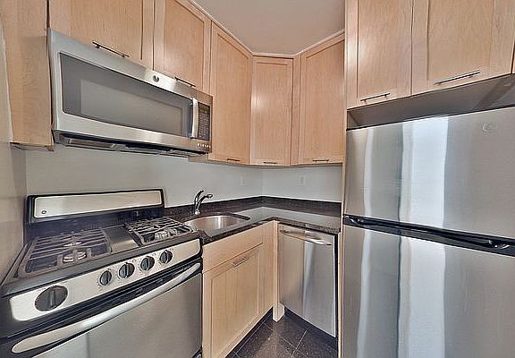 4th image of 236 E 36th St APT 8B