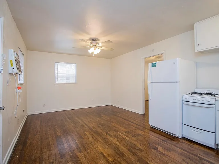 4207 Mount Vernon St #13 — Photo 2