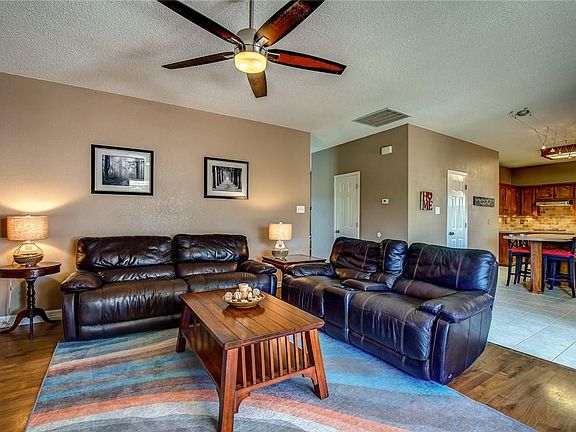 3rd image of 1059 Fairview Dr
