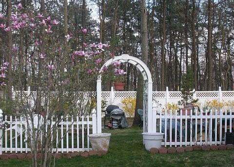Vinyl Fence, Gardens, Flowers, WOW