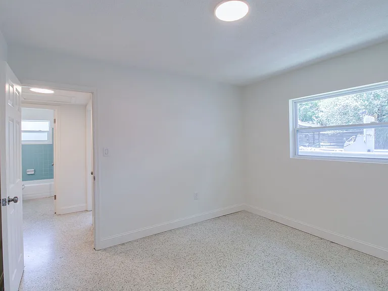 1618 Indiana Ave — Photo 25