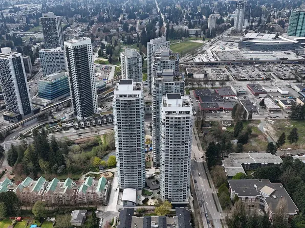 13768 100th Ave #2106, Surrey, BC V3T 0V2