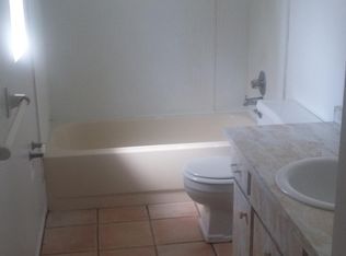 5924 1st St E #B, Bradenton, FL 34203