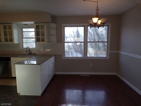 5th image of 914 Columbus Ave