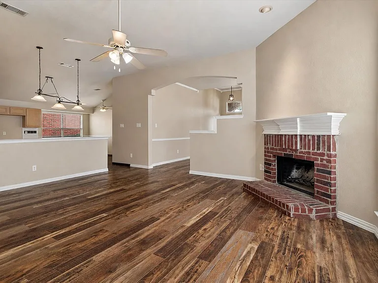 5001 Lake Crest Dr — Photo 7