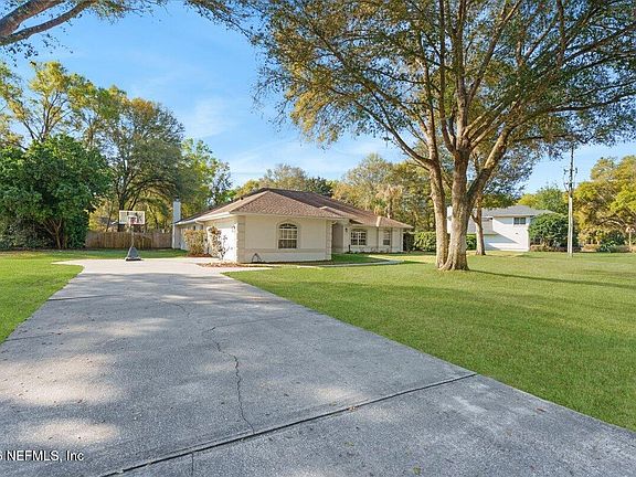 5th image of 735 CHARMWOOD Drive