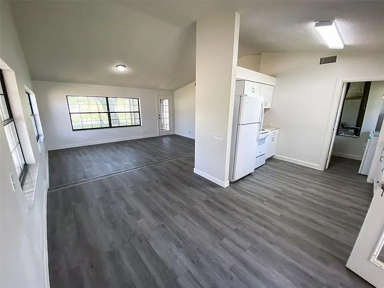 28046 Lois Dr — Photo 5