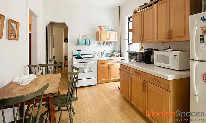 Rented by Modern Spaces | media 4