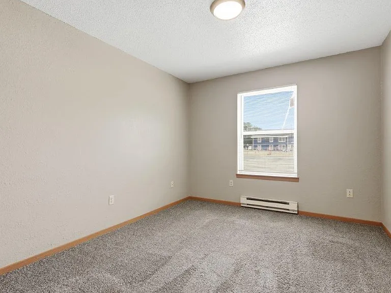 Campus View Apartments — Photo 15